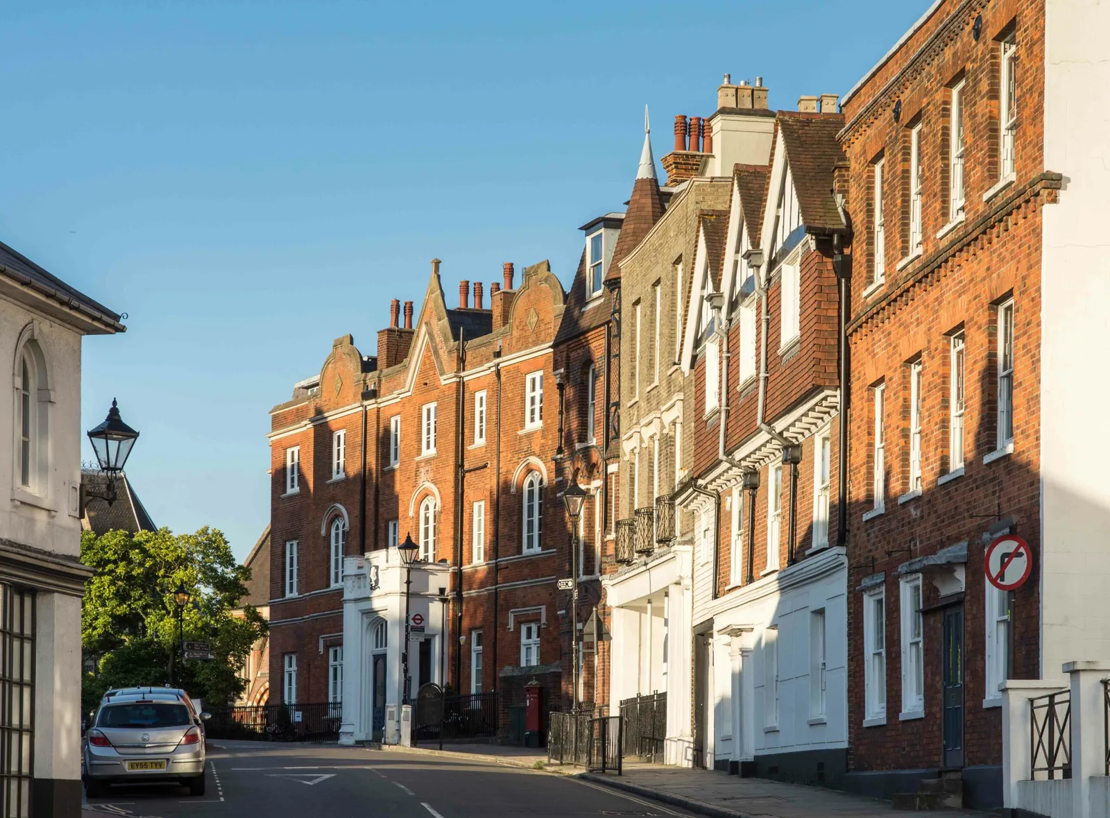 London,,England,-,August,6,,2016:,Traditional,Buildings,Line,The London,,England,-,August,6,,2016:,Traditional,Buildings,Line,The